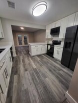 6193 Pine Tree Ln in Tamarac, FL - Building Photo