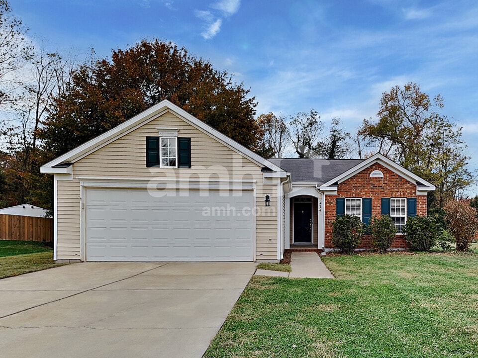 424 Meredith Way in Winston-Salem, NC - Building Photo