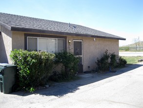 15759 Rancherias Rd in Apple Valley, CA - Building Photo - Building Photo