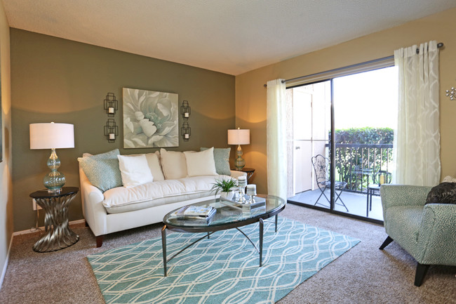 Creekside Village Apartments in Plano, TX - Building Photo - Interior Photo