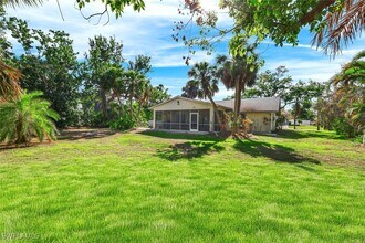 413 Pameto Rd in Nokomis, FL - Building Photo - Building Photo