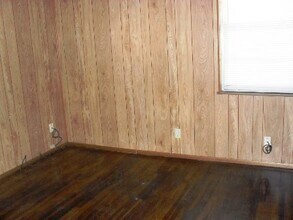 910 San Antonio St in Killeen, TX - Foto de edificio - Building Photo