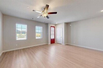 1520 Solterra Blvd in Mesquite, TX - Foto de edificio - Building Photo