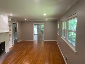 429 Dorothy Dr in Cary, NC - Building Photo - Building Photo