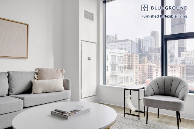 808 W Van Buren St in Chicago, IL - Building Photo - Building Photo