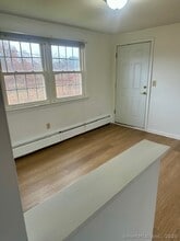 47 Brewster Rd in Glastonbury, CT - Building Photo - Building Photo