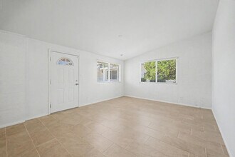 10606 W Oakmont Dr in Sun City, AZ - Foto de edificio - Building Photo