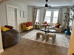 800 37th Ave NE, Unit 2 in Minneapolis, MN - Building Photo - Building Photo