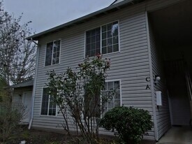 345 SE Lilly Ave in Corvallis, OR - Building Photo