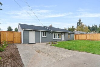 13352 17th Ave NE in Seattle, WA - Building Photo - Building Photo