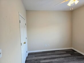 1012 McAllister Dr in Calera, AL - Building Photo - Building Photo