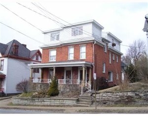 527 E Pittsburgh St in Greensburg, PA - Building Photo