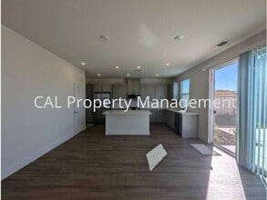 2191 Brighton Dr in Hollister, CA - Building Photo - Building Photo