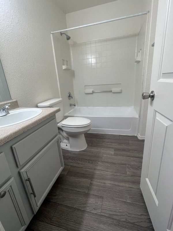 property at 3835 Terrazzo Ave