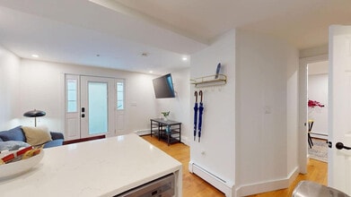 36 Montgomery St in Cambridge, MA - Building Photo - Building Photo