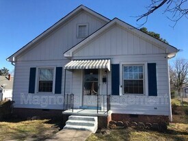410 Young St in Henderson, NC - Building Photo