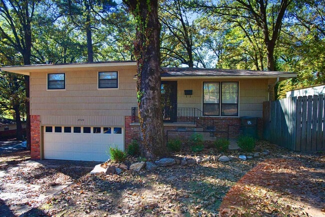 property at 2920 S Bryant St