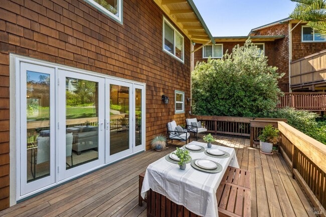 490 S Eliseo Dr in Larkspur, CA - Building Photo - Building Photo