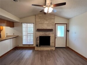 103 S Kaupo Dr in Bastrop, TX - Building Photo - Building Photo