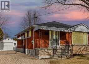10 Terrace Dr in Hamilton, ON - Building Photo