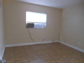 10629 101st St N in Largo, FL - Building Photo - Building Photo