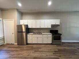 1705 Sycamore St in Cincinnati, OH - Building Photo