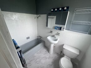 2035 Jo An Dr, Unit 2035 in Sarasota, FL - Building Photo - Building Photo