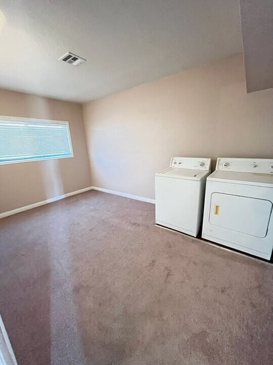 11 California in Henderson, NV - Building Photo