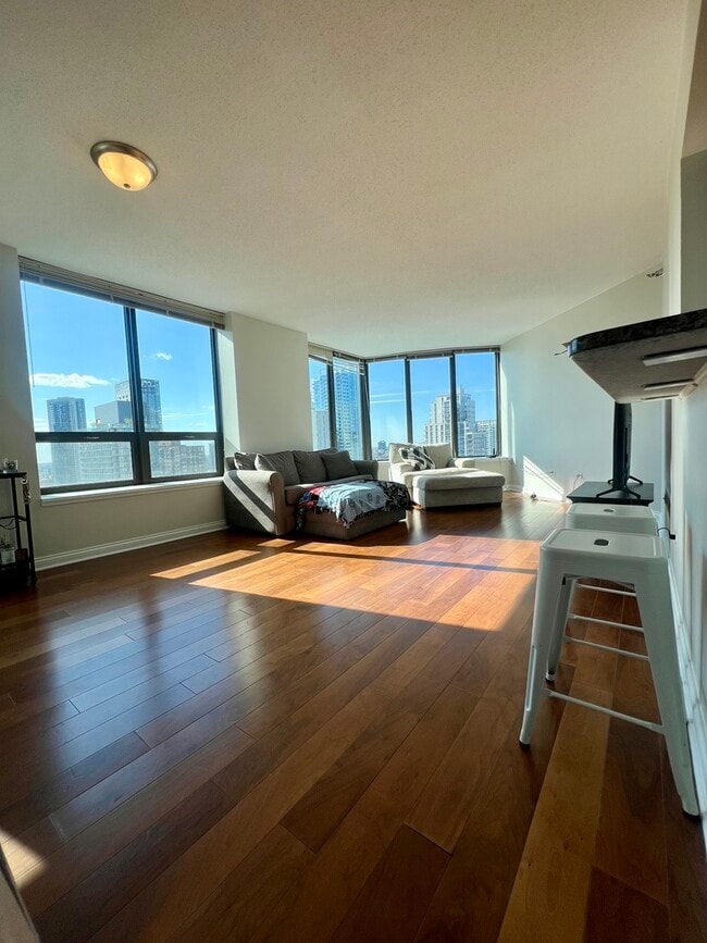 400 N La Salle Dr in Chicago, IL - Foto de edificio - Building Photo