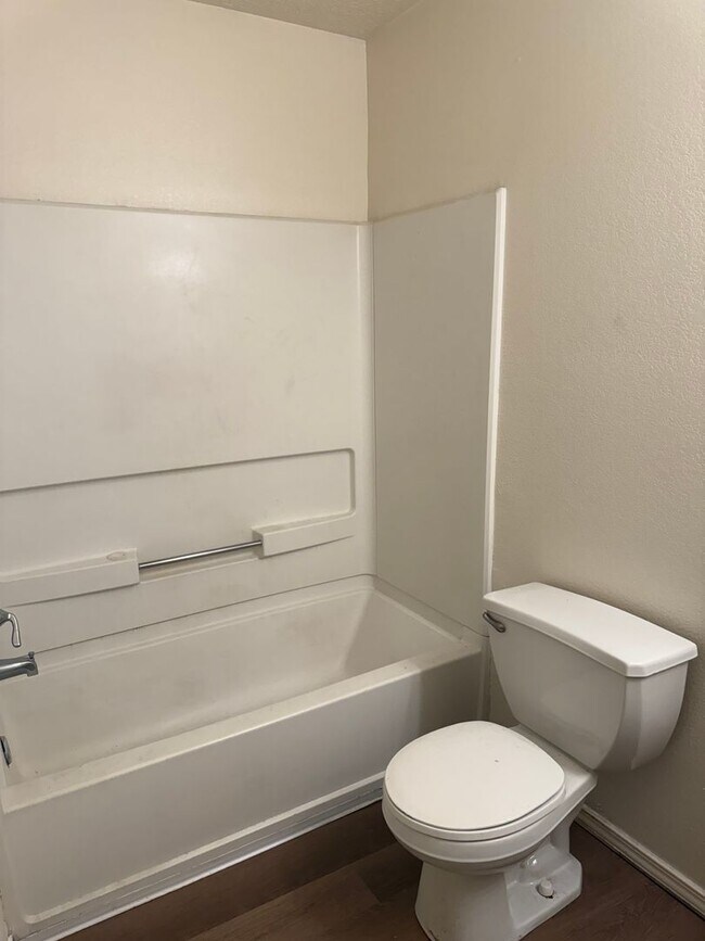 8612 Casa Vistosa Ct NW in Albuquerque, NM - Building Photo - Building Photo