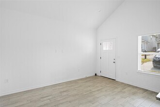 16894 Balmoral St in Montgomery, TX - Building Photo - Building Photo