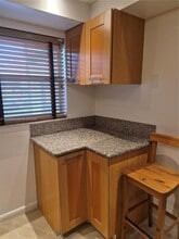 8300 Sands Point Blvd in Tamarac, FL - Foto de edificio - Building Photo