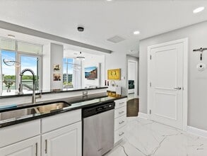 101 S Eola Dr, Unit 601 in Orlando, FL - Building Photo - Building Photo