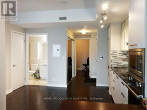 12-4412 York St in Toronto, ON - Building Photo - Building Photo