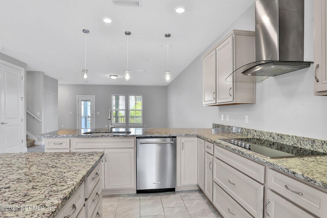 110 Spring Tide Wy in Ponte Vedra Beach, FL - Building Photo