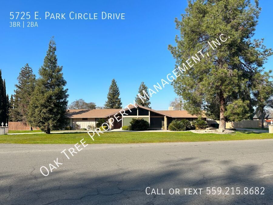 5725 E Park Cir Dr in Fresno, CA - Building Photo