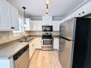 102 Cottage Ct in Youngsville, NC - Building Photo - Building Photo