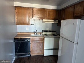 7321 E Furnace Branch Rd-Unit -C in Glen Burnie, MD - Building Photo - Building Photo