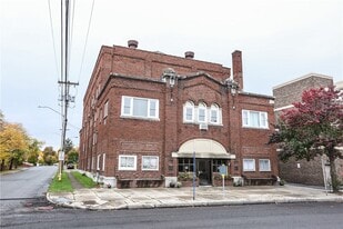 404 Main St in East Rochester, NY - Building Photo