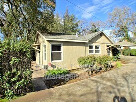 1476 E 8th St in Chico, CA - Building Photo