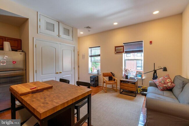 1841 Bainbridge St in Philadelphia, PA - Building Photo - Building Photo