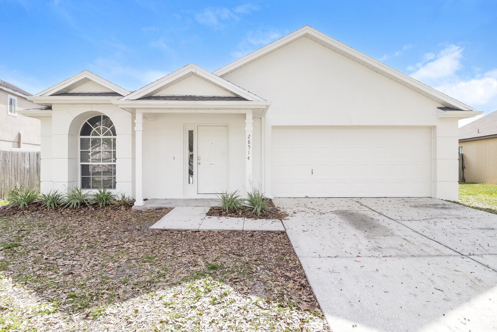 28514 Meadowrush Way in Zephyrhills, FL - Building Photo