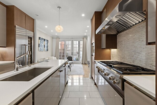 526 Hudson St in Hoboken, NJ - Building Photo - Building Photo