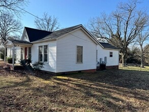 2262 S Lafayette St in Shelby, NC - Building Photo - Building Photo