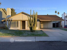 5922 W Mauna Loa Ln in Glendale, AZ - Building Photo