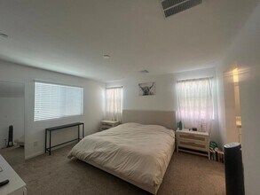 854 Benning St in Henderson, NV - Building Photo - Building Photo