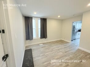 NEWLY RENOVATED 2 BEDROOM + DEN 1 BATH UNI in Windsor, ON - Building Photo - Building Photo