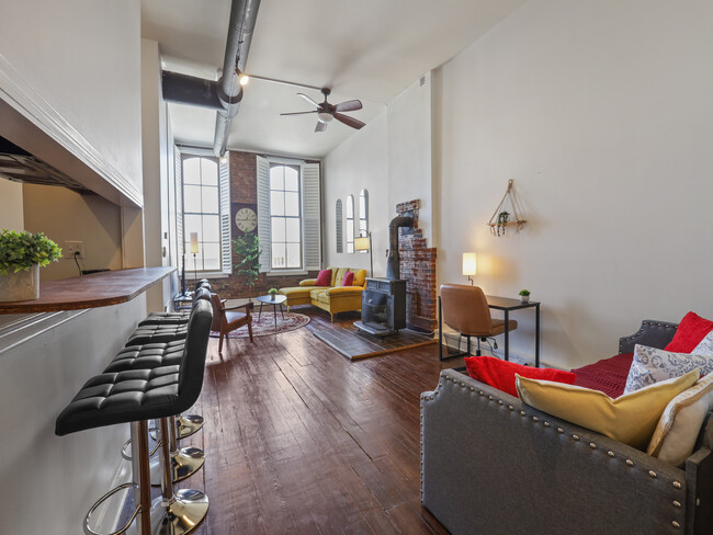 66 S Front St, Unit 21 in Memphis, TN - Building Photo - Building Photo