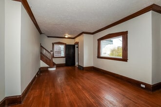 12996 Cedar Rd in Cleveland Heights, OH - Building Photo - Building Photo