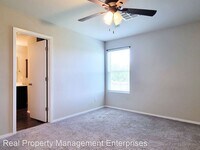 3131 Westbrook St photo'